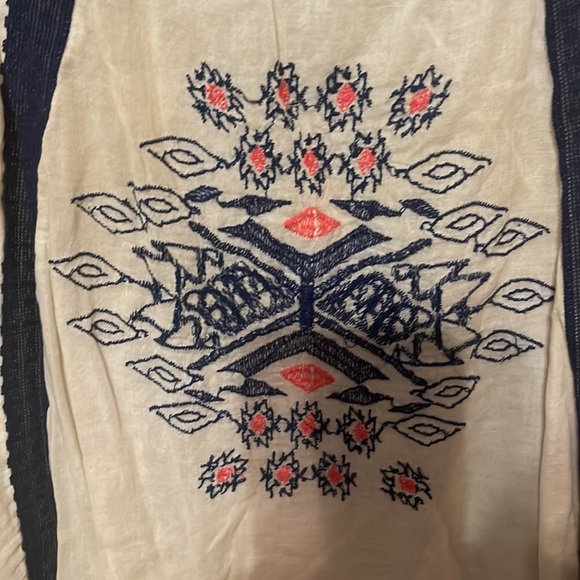 Red Camel tank top with design - Picture 3 of 6